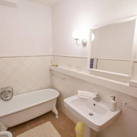 Gella Kuria Gasthuis Balatonszolos