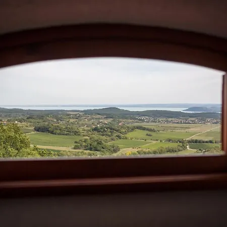 Gella Kuria Gasthuis Balatonszolos