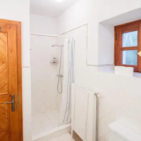 Gella Kuria * Balatonszolos