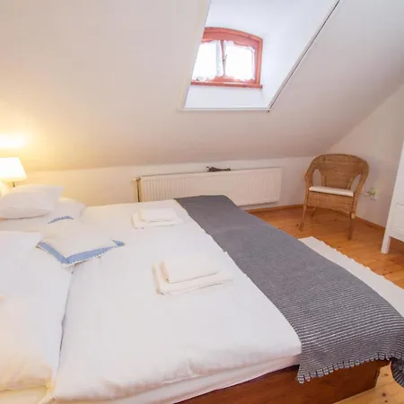 Гостевой дом Gella Kuria *