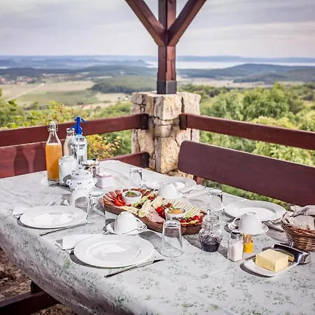 Gella Kuria Гостевой дом