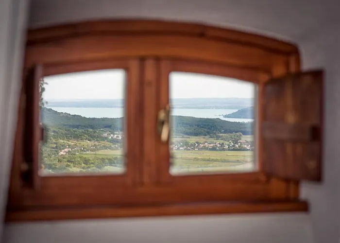 Gella Kuria Vendégház Balatonszőlős